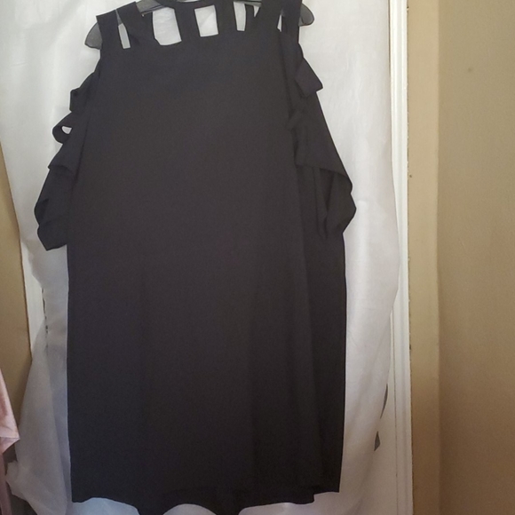 Dress - Picture 2 of 3